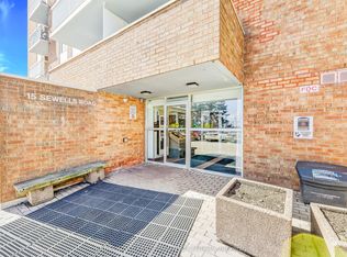 15 Sewells Rd #207, Toronto, ON M1B3V7