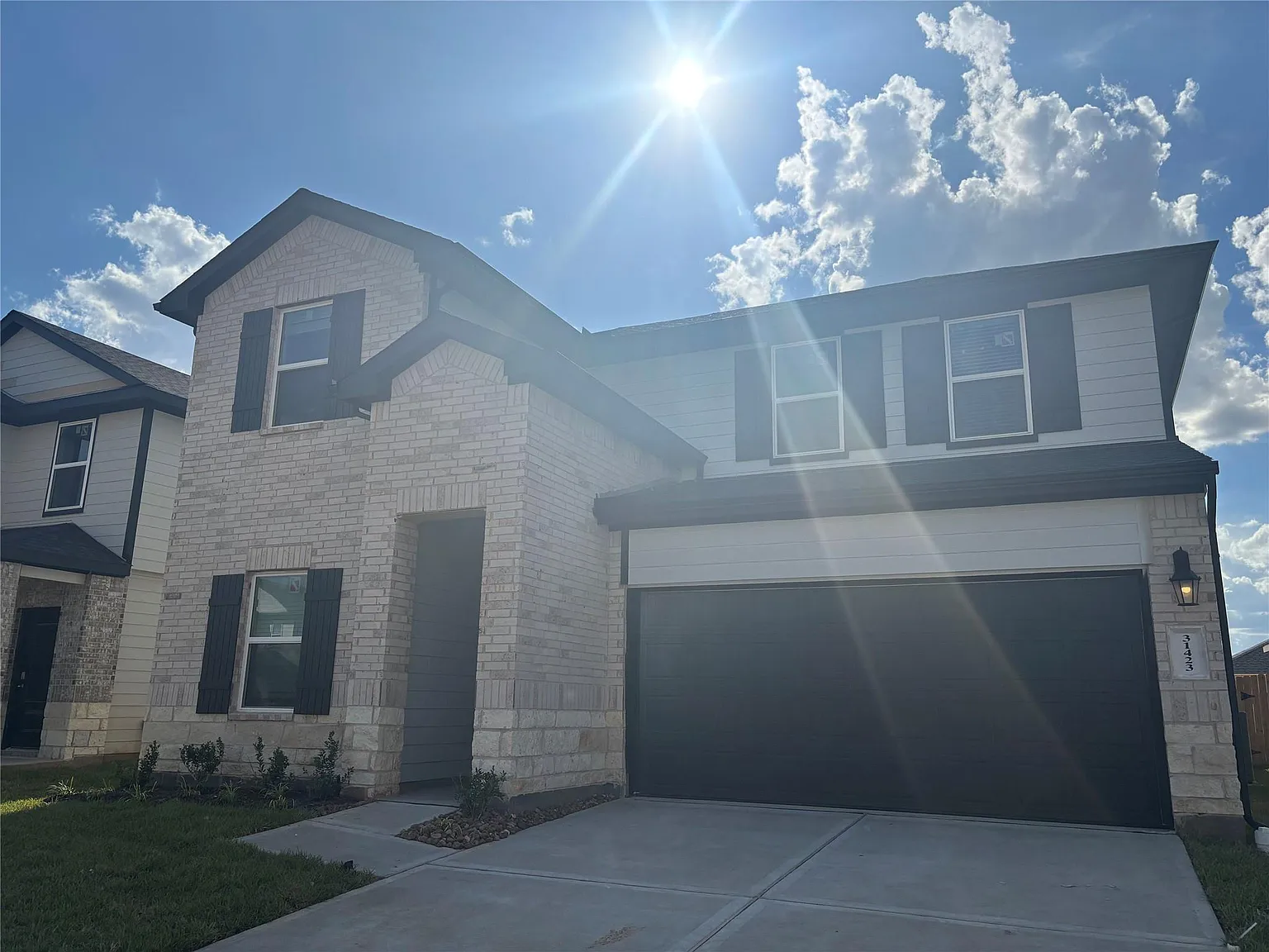 4 bed, 3.0 bath, 2251 sqft, $2,500 — Photo 1