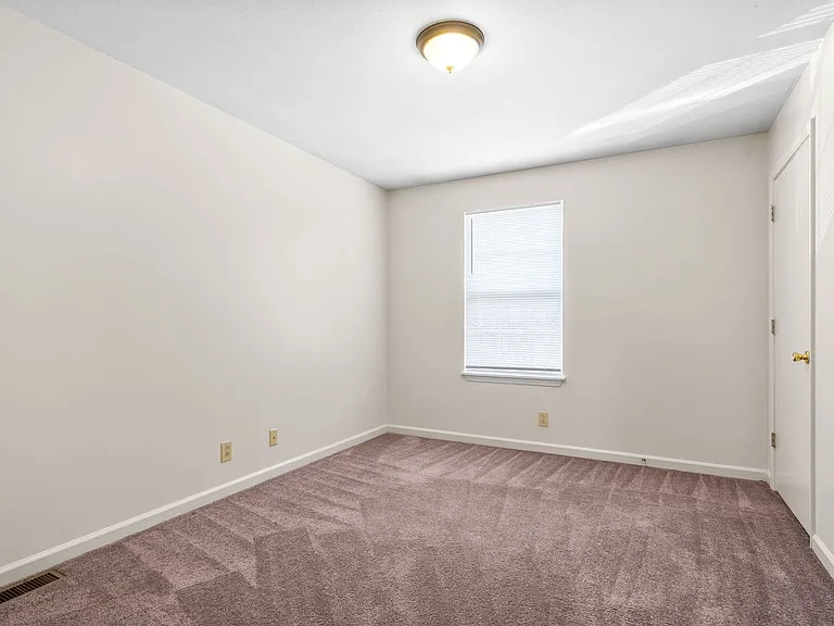 Needmore Road-630-694 — Photo 16