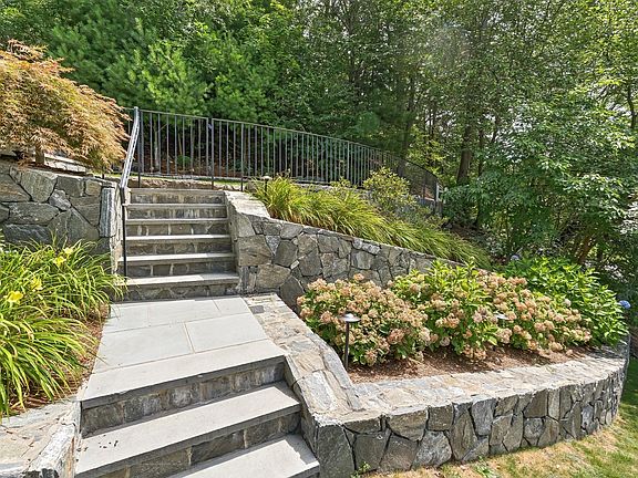 4th image of 54 Squire Rd
