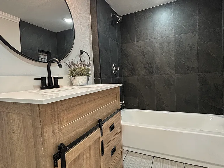 204 W England Ave — Photo 17