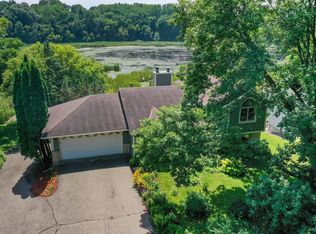 2755 Halstead Ln, Mound, MN 55364