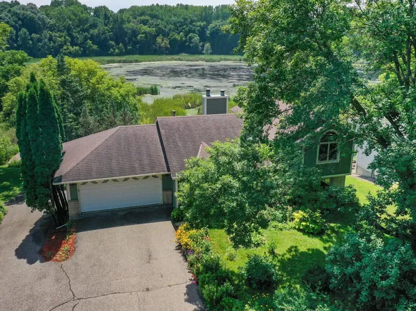 2755 Halstead Ln, Mound, MN 55364