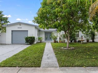 6560 SW 8th St, North Lauderdale, FL 33068