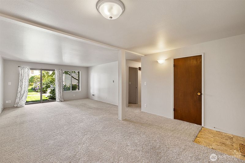 4th image of 8516 196th Street SW #105