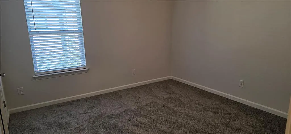 3 bed, 2.5 bath, 1782 sqft, $2,000 — Photo 3