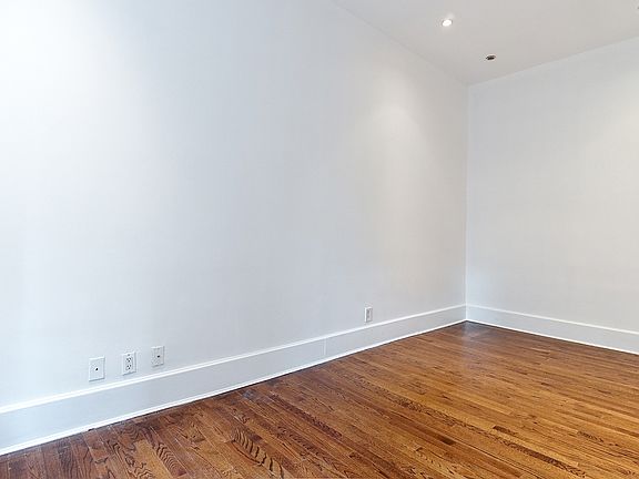 2nd image of 11 E 30th St #4FF