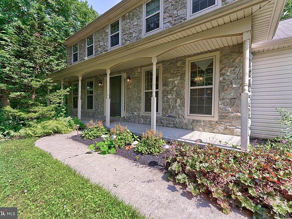 3rd image of 176 Quail Dr