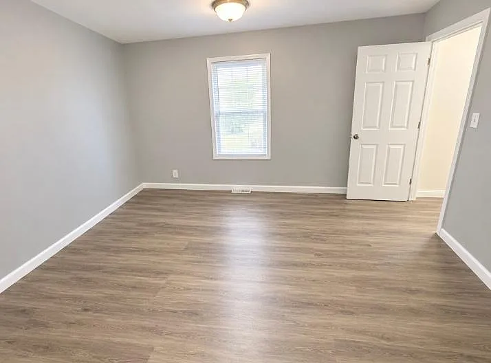 2 bed, 900 sqft, $1,200 — Photo 3