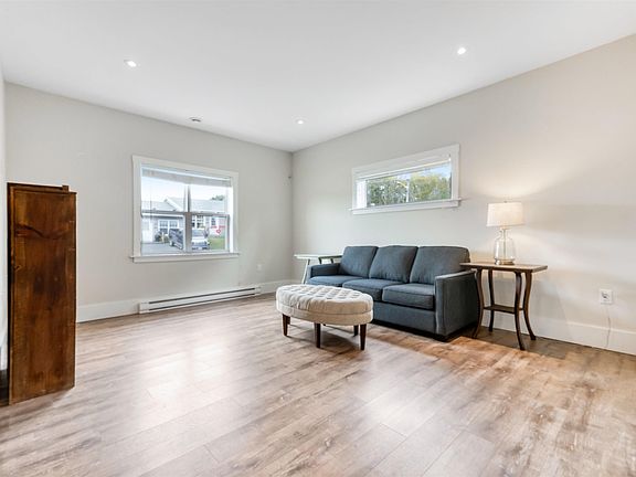 5th image of 212 Adams St