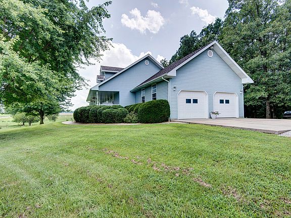 2 Car Garage on Main level