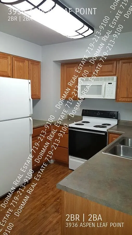 Bright 2-bedroom Townhome off Austin Bluffs & Academy — Photo 3