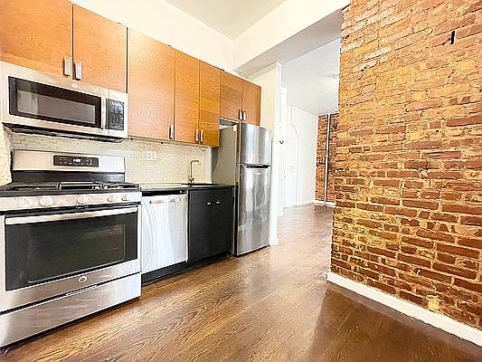 1st image of 723 Saint Nicholas Ave #1C