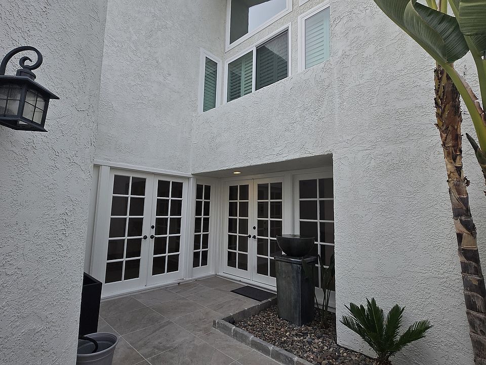 1st image of 15 Crest Cir
