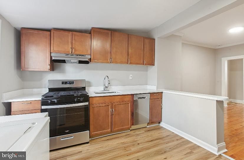 1st image of 626 Archer St