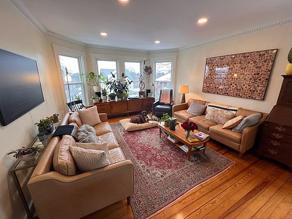 2nd image of 169 Stratford St #2