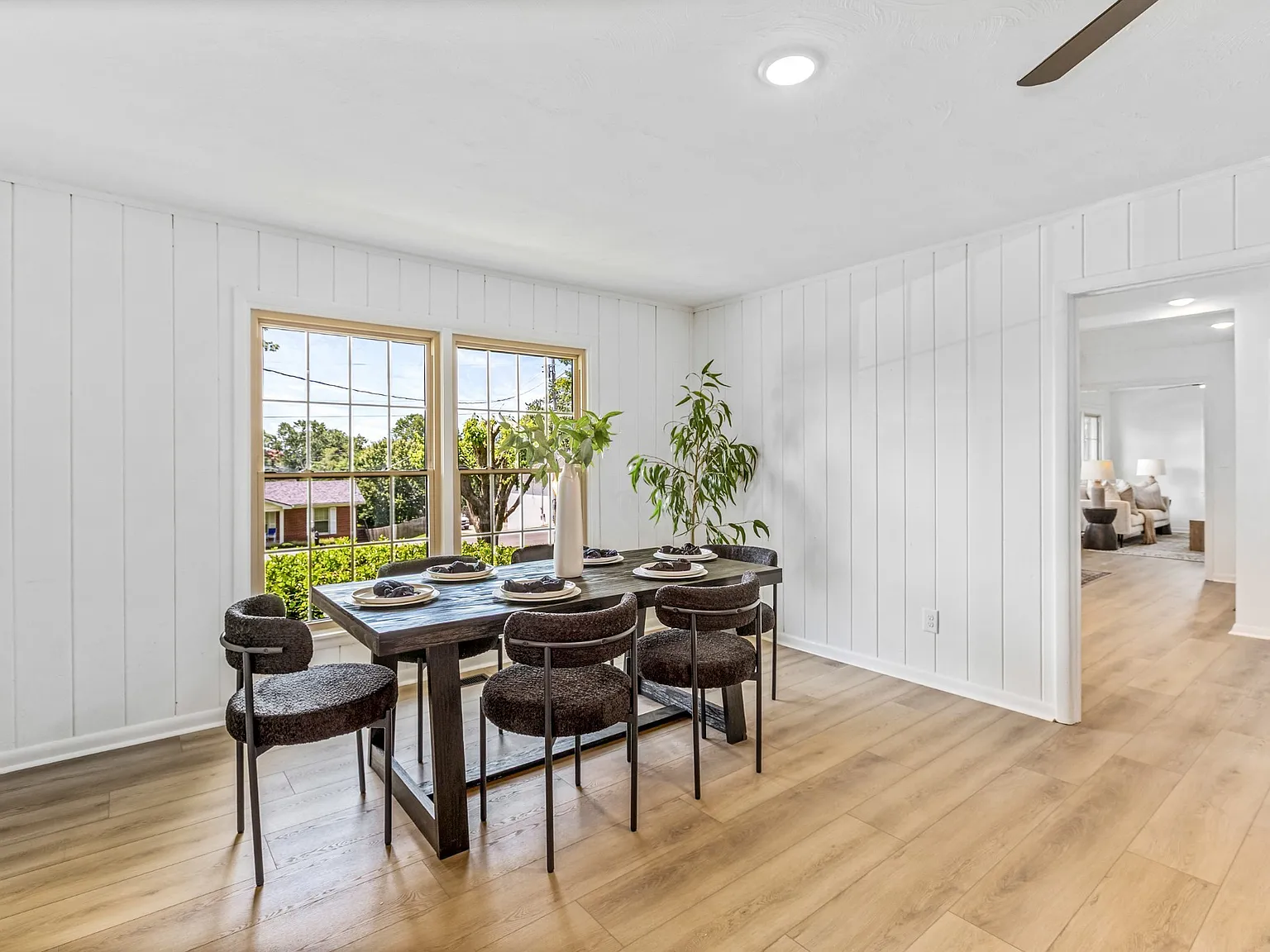 4 bed, 3.0 bath, 2141 sqft, $2,700 — Photo 3