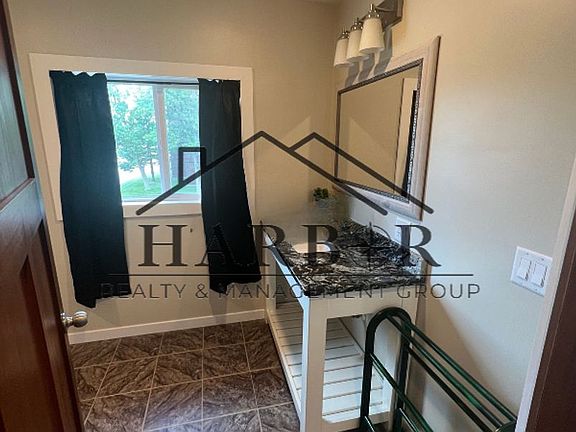 4th image of 807 1st Dr NW #B