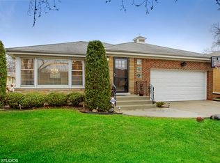 5683 N Rogers Ave, Chicago, IL 60646