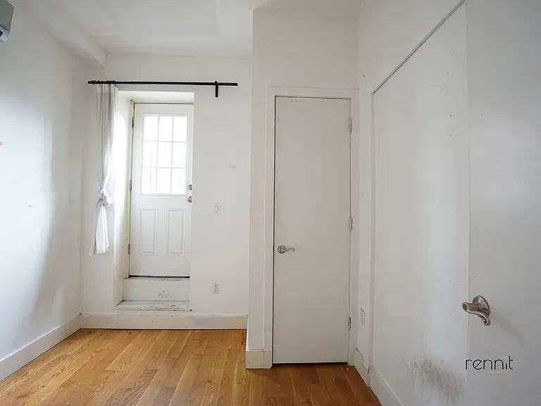 453 Franklin Ave #2B — Photo 11