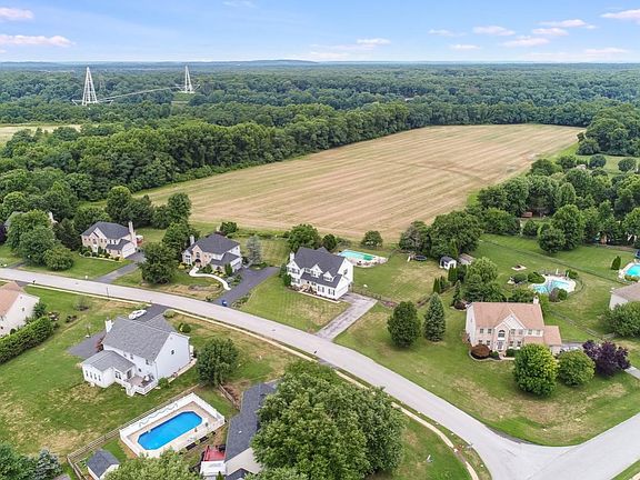 2nd image of 100 Bohemian Dr