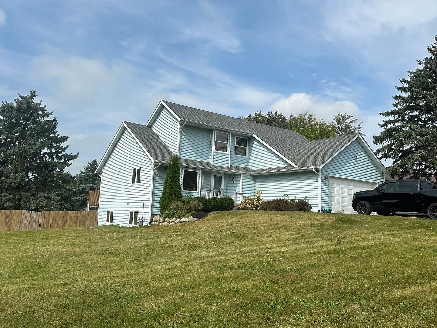 3765 Lookout Dr photo 1