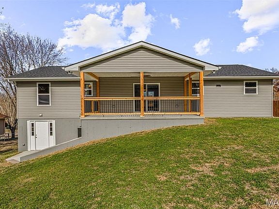 2nd image of 1207 Coachlite Dr