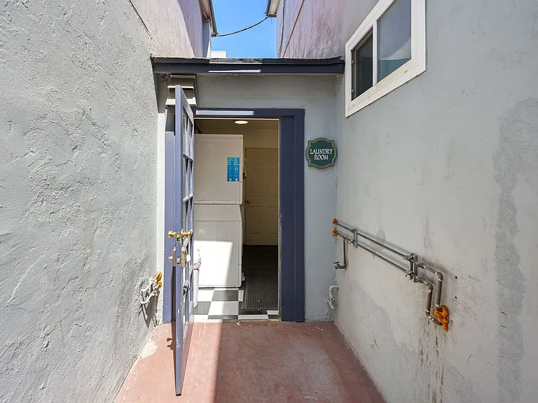 2424 24305 India Street 2429 2435.5 Kettner Blvd — Photo 10