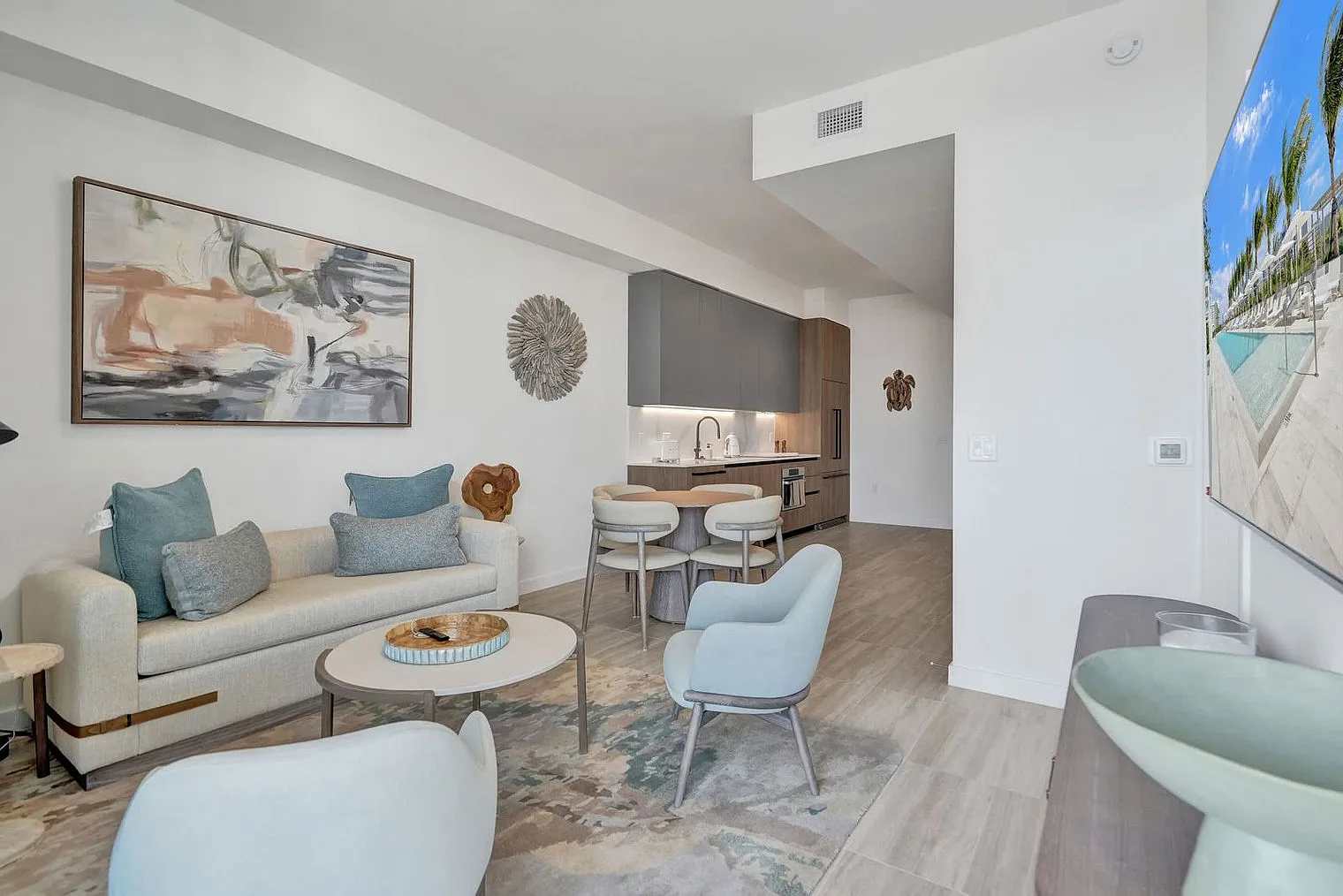 1 bed, 1.0 bath, $4,910 — Photo 3