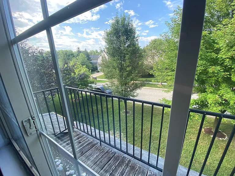 5628 Versailles Ave — Photo 49