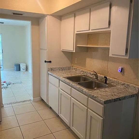 2402 Lantana Ave #2402 — Photo 8
