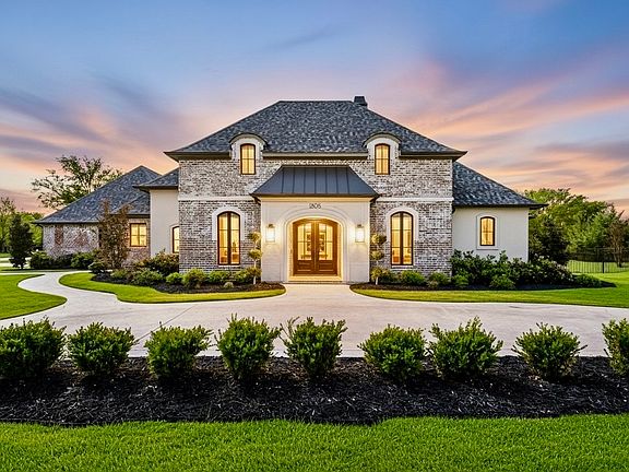 2nd image of 1805 Sunset Pointe