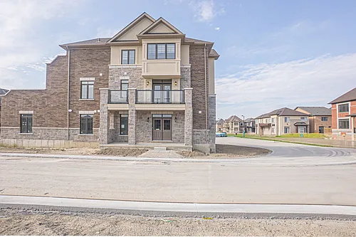 70 Keyworth Cres Photo 1