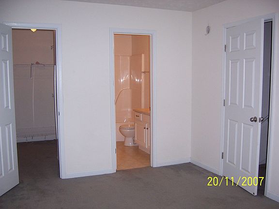 Master BR/Walk-in Closet/Bath