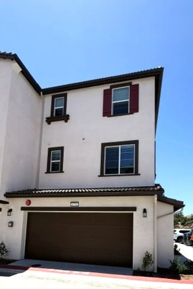 4 bed, 1765 sqft, $4,000 — Photo 3
