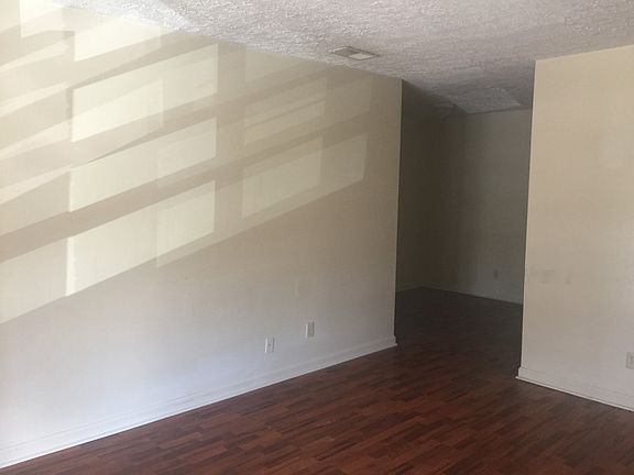 5th image of 112 Robinwood Dr APT 32