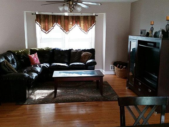 3rd image of 13102 E 53rd St