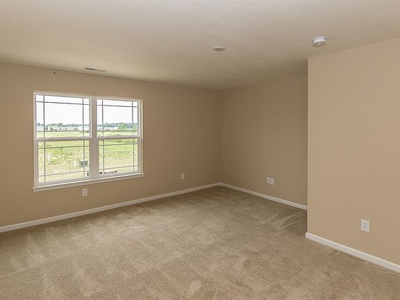5th image of 211 Thistle Wood Dr