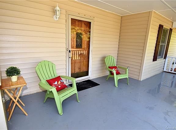 2nd image of 107 McKellar St