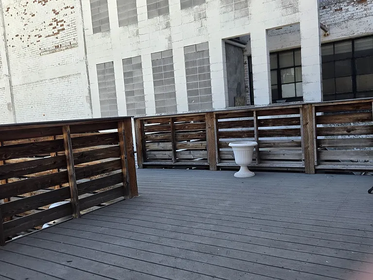 119 1/2 N Broadway #2 — Photo 12
