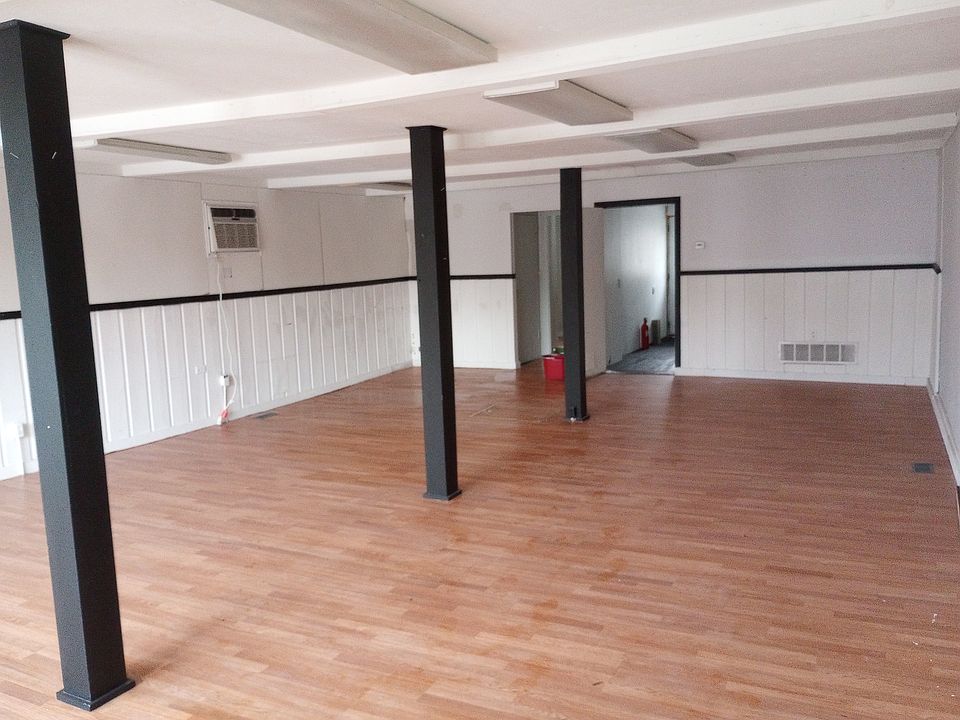 Building Photo 3