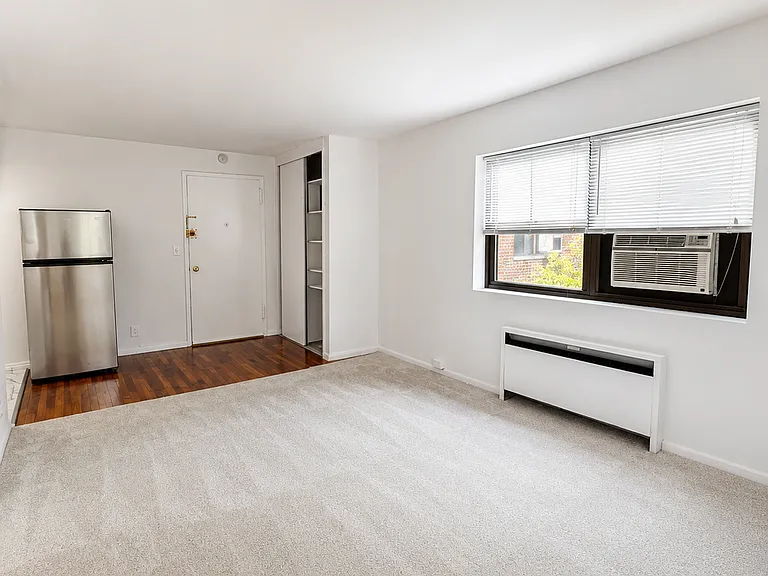 400 Fairview Ave #3J — Photo 10