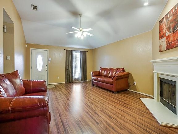 5th image of 1424 Taylor Dr