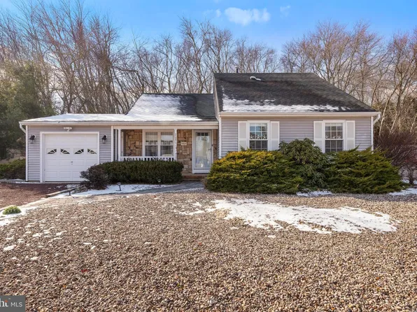 208 Timberlake Dr, Manahawkin, NJ 08050