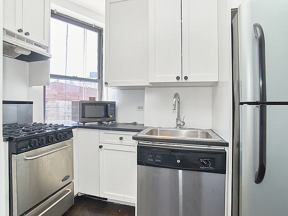 4th image of 156 Sullivan St APT 22