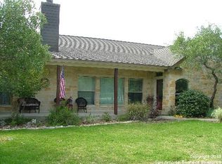 207 Country Mdw, Boerne, TX 78006