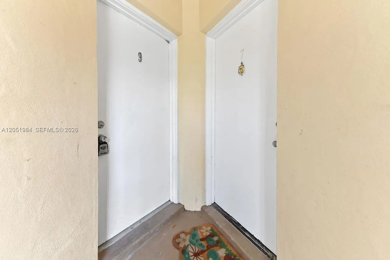 2 bed, 2.0 bath, 950 sqft, $1,995 — Photo 3
