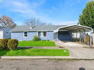 1076 Noble Ave, Coos Bay, OR 97420