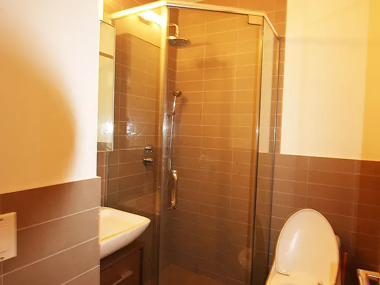 164 E 112th St #3C — Photo 2