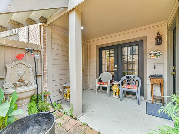 4th image of 1201 McDuffie St Unit 205